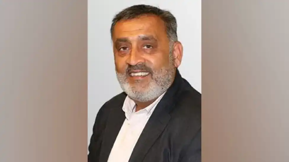 Councillor Ebrahim Dockrat suspended for antisemitism